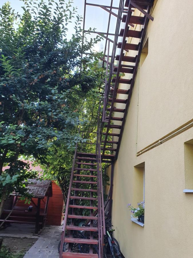 Sunshine Apartment Velence Exterior photo